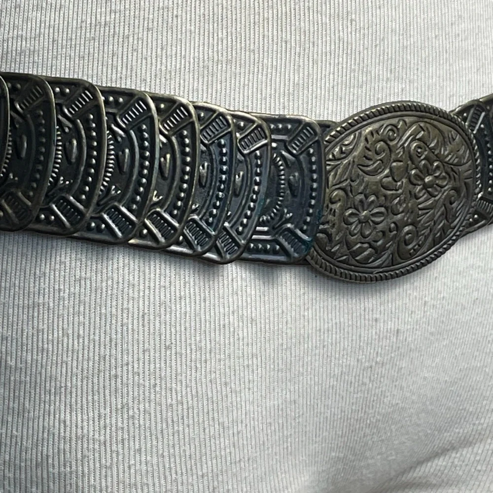 Unbranded Metal Embossed Bronze Colored Stretch Belt Ornate Medallion Style L
